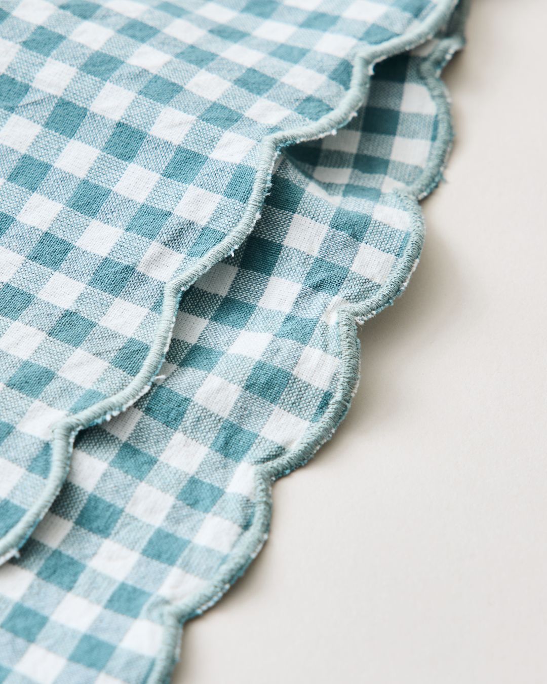 Petite Gingham Scalloped Napkins