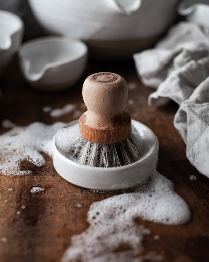 Laurel Pot Brush Set