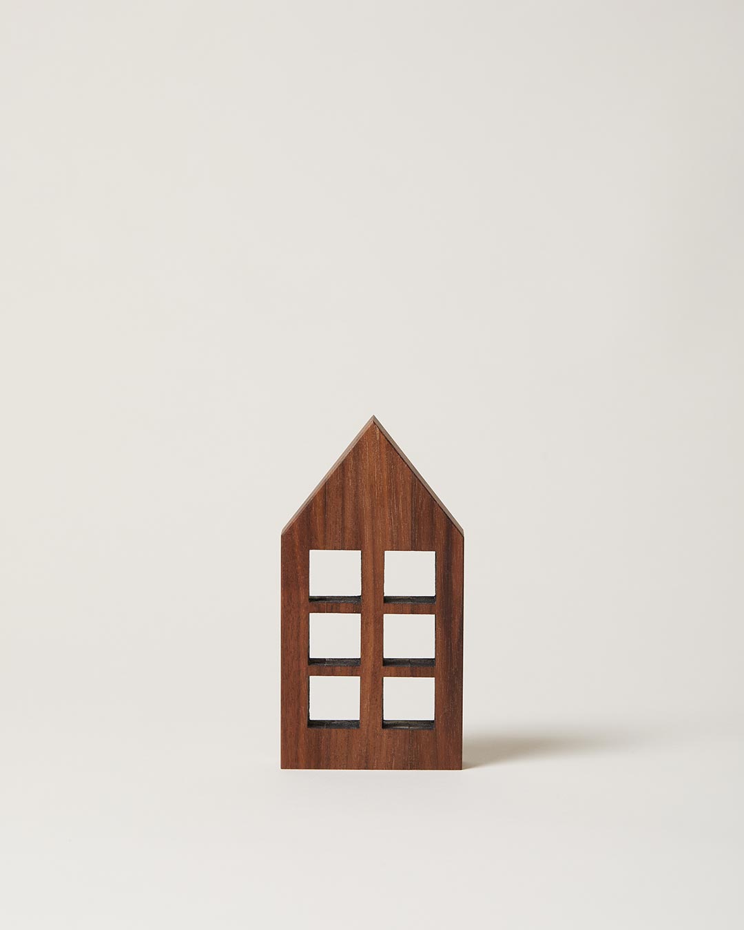 wooden holiday house in walnut Brownstone