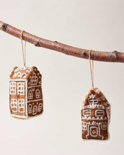 Farmhouse Pottery felted dutch house ornament set.