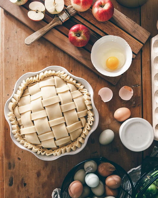 Laurel Pie Dish